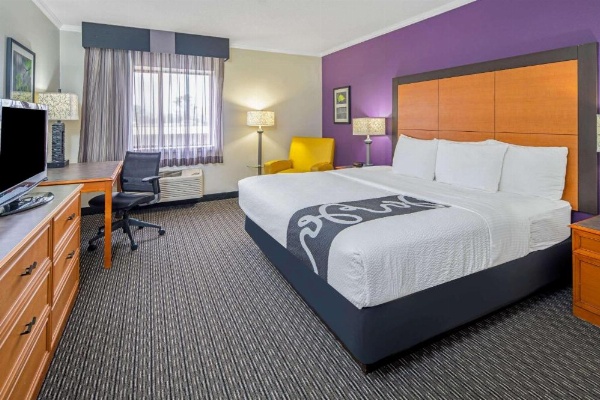 La Quinta Inn & Suites by Wyndham Baton Rouge Siegen Lane image 10