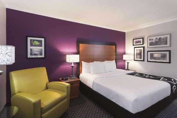 La Quinta Inn & Suites by Wyndham Baton Rouge Siegen Lane image 15