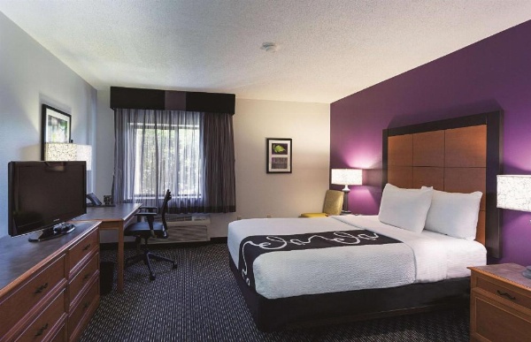 La Quinta Inn & Suites by Wyndham Baton Rouge Siegen Lane image 24