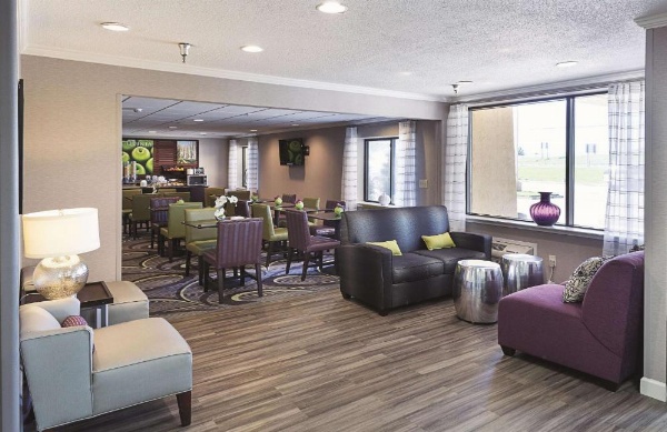 La Quinta Inn & Suites by Wyndham Baton Rouge Siegen Lane image 8