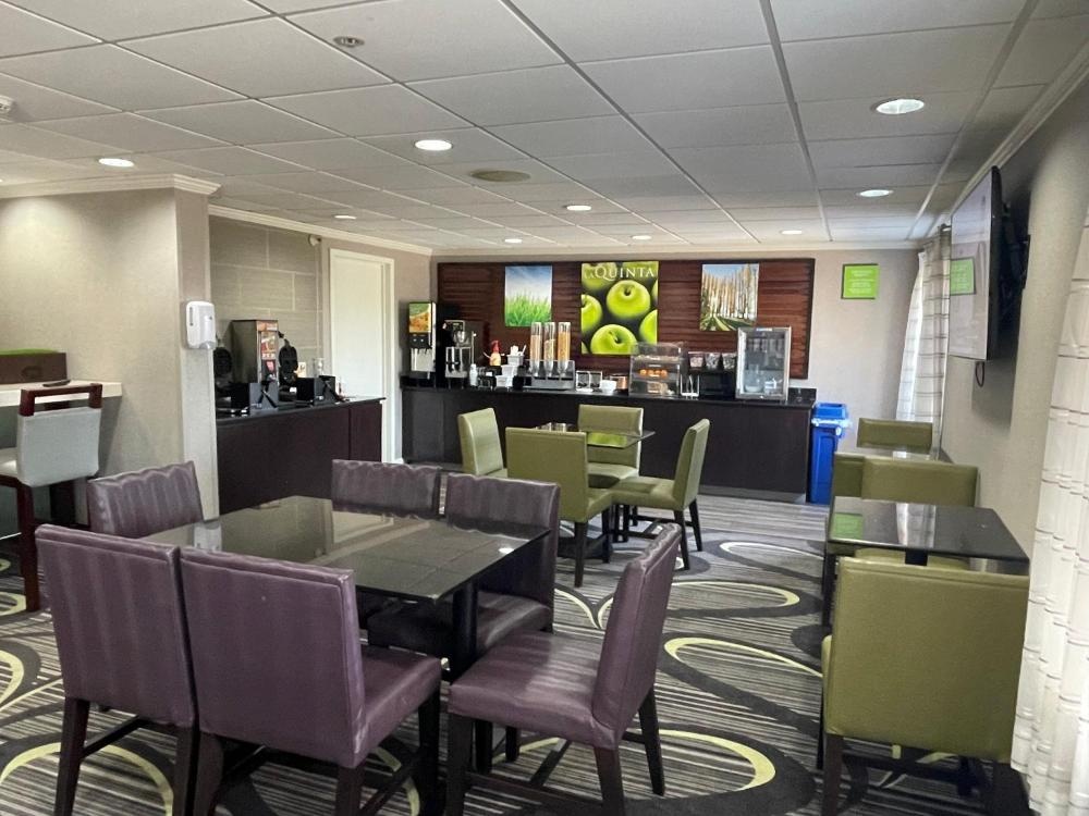 La Quinta Inn & Suites by Wyndham Baton Rouge Siegen Lane